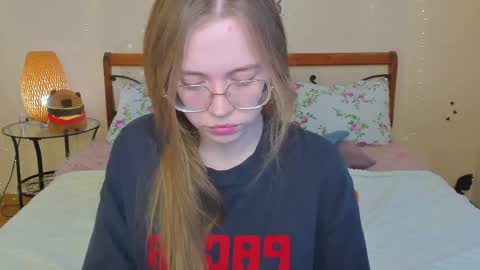 Snapshot of miya_soft chatting on May 2026 02:19:01 AM Miya online show from May 2026 02:19:01 AM