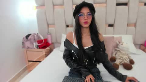 Snapshot of miyu_lu chatting on October 2025 01:56:02 PM Miyu online show from October 2025 01:56:02 PM