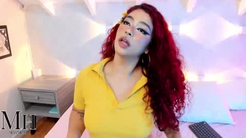 mizzhell_ online show from September 2025 12:50:02 PM