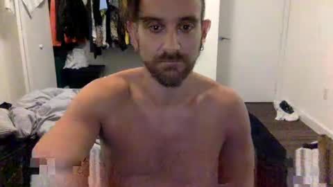 Snapshot of mkmarkets chatting on October 2025 05:11:02 AM Hrny Lat .. online show from October 2025 05:11:02 AM