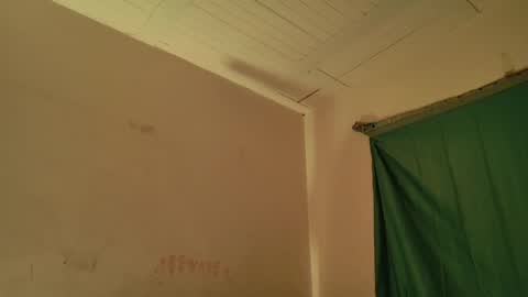 MoonLipson online show from April 2026 05:01:02 AM