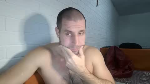 Snapshot of mmaksik chatting on January 2025 06:52:01 PM shy athlete online show from January 2025 06:52:01 PM