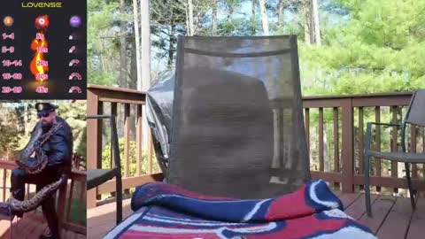 SMOKINsnakeEYEZ online show from April 2026 08:04:01 PM