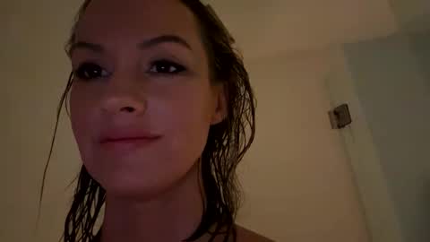 mmmmyesplease1 online show from December 2024 04:00:01 PM