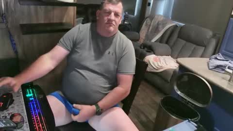 Snapshot of mmmthatsfunnn chatting on May 2026 10:18:01 PM mmmthatsfunnn online show from May 2026 10:18:01 PM