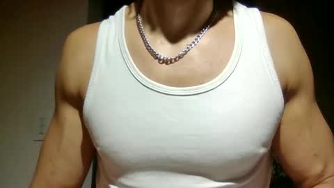 Snapshot of mmuscularman chatting on June 2026 07:09:02 AM mmuscularman online show from June 2026 07:09:02 AM