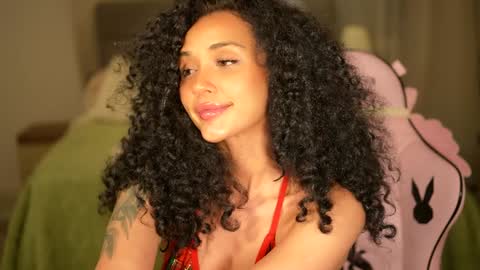 Snapshot of moan_4_you chatting on December 2024 01:43:01 AM Ruxxx online show from December 2024 01:43:01 AM
