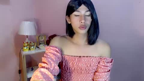 Mocha Locca  online show from March 2025 12:44:02 PM