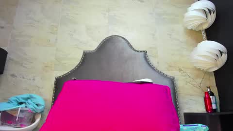 Sophia  online show from April 2026 07:28:02 PM