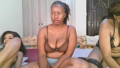 Snapshot of moh_sexy chatting on September 2025 07:08:02 AM Moh online show from September 2025 07:08:02 AM
