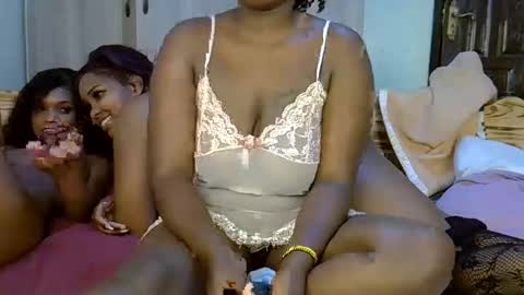 Snapshot of moh_sexy chatting on September 2025 05:46:01 PM Moh online show from September 2025 05:46:01 PM