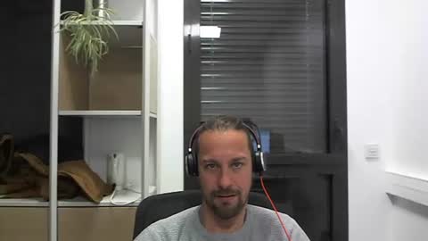 Snapshot of moi9876543210 chatting on December 2024 03:11:01 PM Julien online show from December 2024 03:11:01 PM