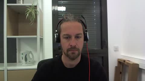 Snapshot of moi9876543210 chatting on January 2025 02:30:02 PM Julien online show from January 2025 02:30:02 PM