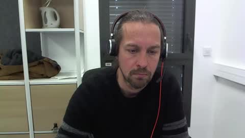 Snapshot of moi9876543210 chatting on March 2025 11:21:01 AM Julien online show from March 2025 11:21:01 AM