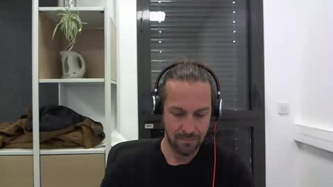 Snapshot of moi9876543210 chatting on March 2025 03:41:01 PM Julien online show from March 2025 03:41:01 PM