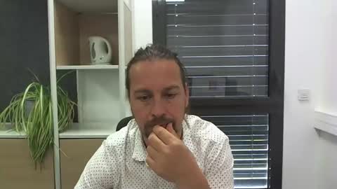 Julien online show from June 2026 09:59:01 AM