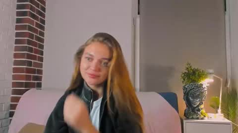 Kylie online show from September 2025 06:24:02 PM