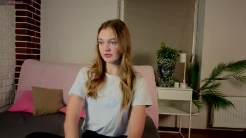 Kylie online show from October 2025 06:14:02 PM