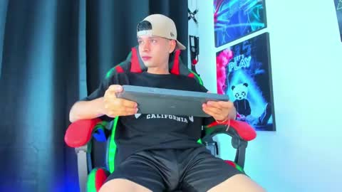 moises_23cm online show from January 2025 04:28:02 AM