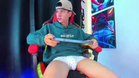 moises_23cm online show from January 2025 05:00:02 AM