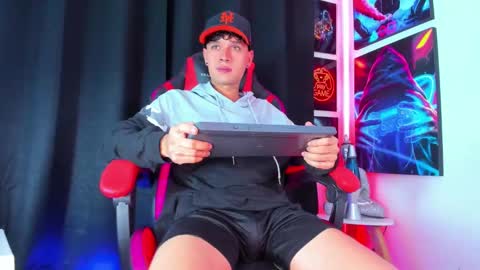 moises_23cm online show from March 2025 11:37:01 PM