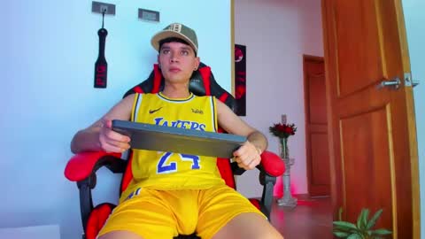 moises_23cm online show from September 2025 07:58:01 PM