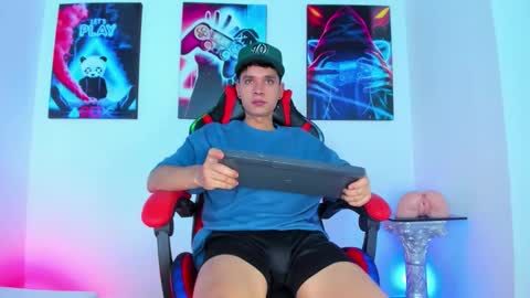 moises_23cm online show from September 2025 08:36:01 PM