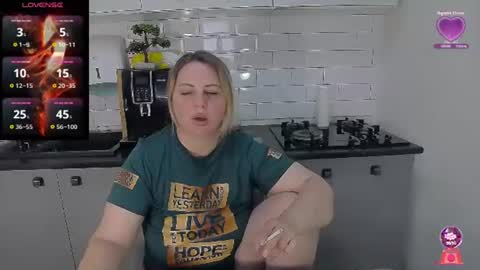 Snapshot of mojjo_erika chatting on June 2026 08:07:01 AM erika online show from June 2026 08:07:01 AM