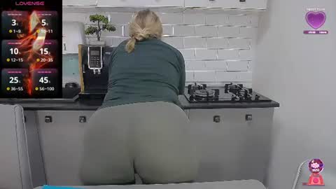 Snapshot of mojjo_erika chatting on June 2026 10:23:01 AM erika online show from June 2026 10:23:01 AM