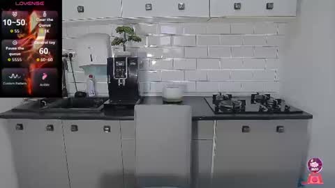 Snapshot of mojjo_erika chatting on June 2026 07:42:01 AM erika online show from June 2026 07:42:01 AM