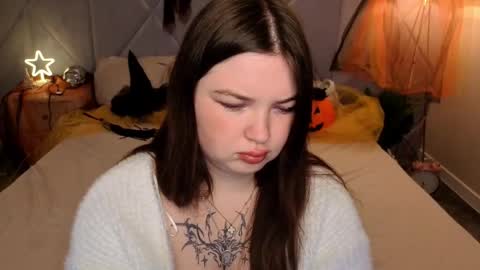 Snapshot of molinmoon chatting on October 2025 10:11:01 PM Rosa online show from October 2025 10:11:01 PM