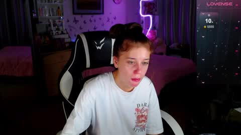 Molly Prvt is open online show from September 2025 11:10:02 AM