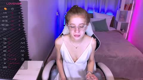 Molly Prvt is open online show from June 2026 12:26:01 AM