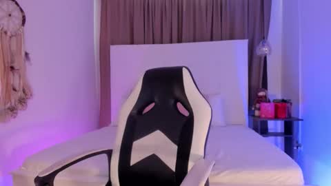      online show from November 2025 03:27:01 PM