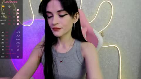 Snapshot of molly_crystall chatting on May 2026 03:11:02 AM Molly - online show from May 2026 03:11:02 AM