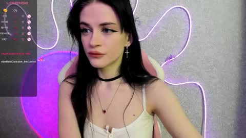 Snapshot of molly_crystall chatting on May 2026 03:45:02 AM Molly - online show from May 2026 03:45:02 AM