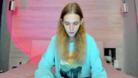 Snapshot of molly_hunt chatting on November 2025 04:00:01 AM Molly Hunt online show from November 2025 04:00:01 AM