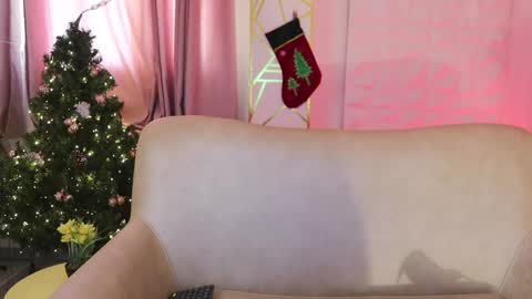 Snapshot of molly_marmalade_ chatting on December 2024 03:35:01 PM MOLLY online show from December 2024 03:35:01 PM