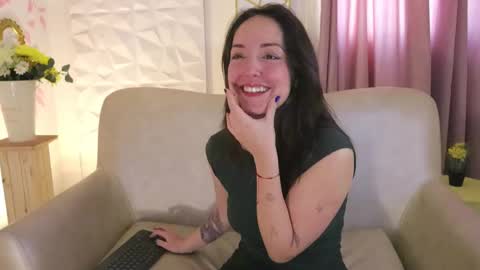 Snapshot of molly_marmalade_ chatting on March 2025 08:00:01 PM MOLLY online show from March 2025 08:00:01 PM