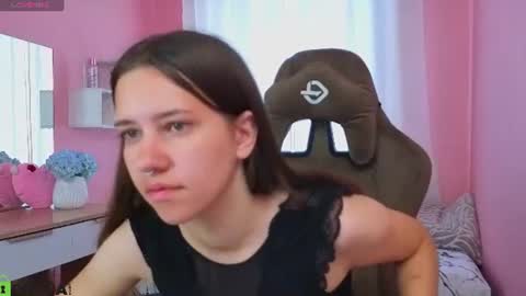 Snapshot of molly_miavka chatting on June 2026 01:28:02 AM Molly online show from June 2026 01:28:02 AM