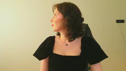 Snapshot of molly_millerr chatting on May 2026 03:17:02 PM molly_millerr online show from May 2026 03:17:02 PM
