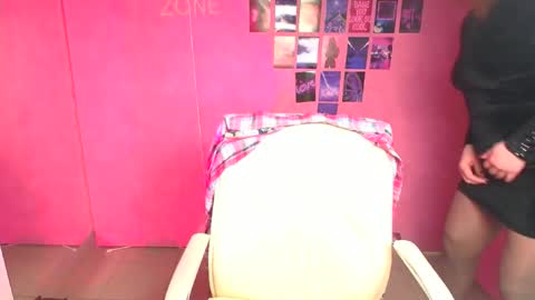 Molly online show from February 2026 12:32:02 PM