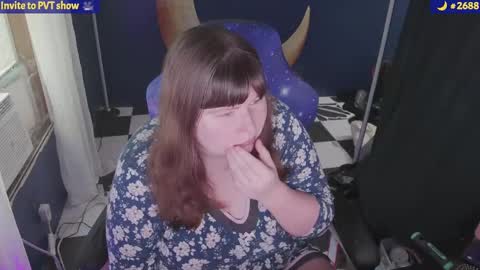 Snapshot of molly_moons chatting on September 2025 08:41:02 PM molly_moons online show from September 2025 08:41:02 PM