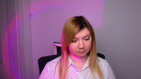 Molly online show from January 2025 12:26:02 PM