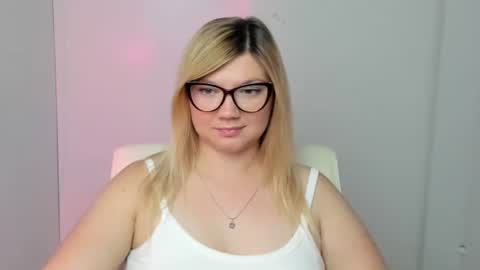 Molly online show from September 2025 11:32:01 AM