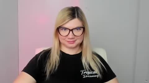 Molly online show from September 2025 11:45:02 AM