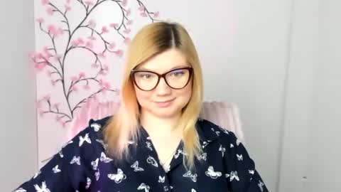 Molly online show from February 2026 12:47:02 PM