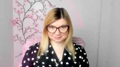 Molly online show from March 2026 12:41:02 PM