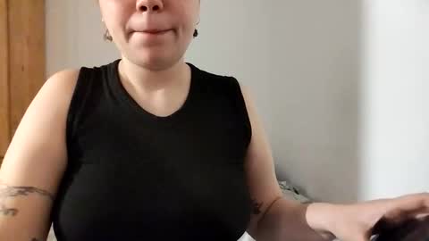 Molly Pop online show from October 2025 11:27:02 PM