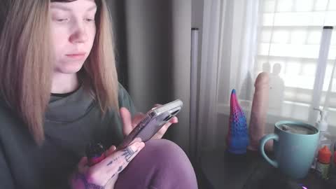 I have new photos come and see with love Molly online show from January 2025 09:02:01 AM